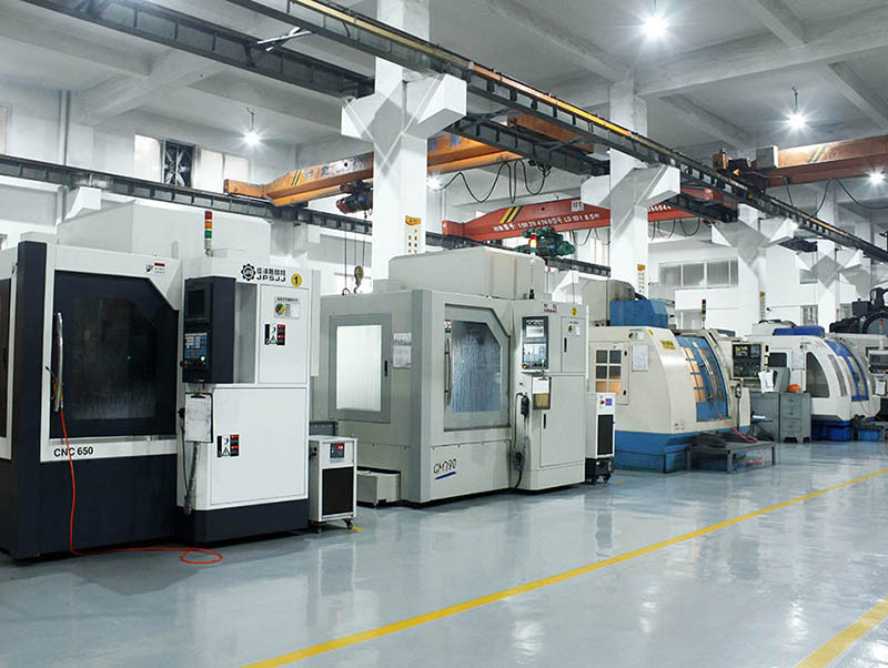 沿滩模具制造-07