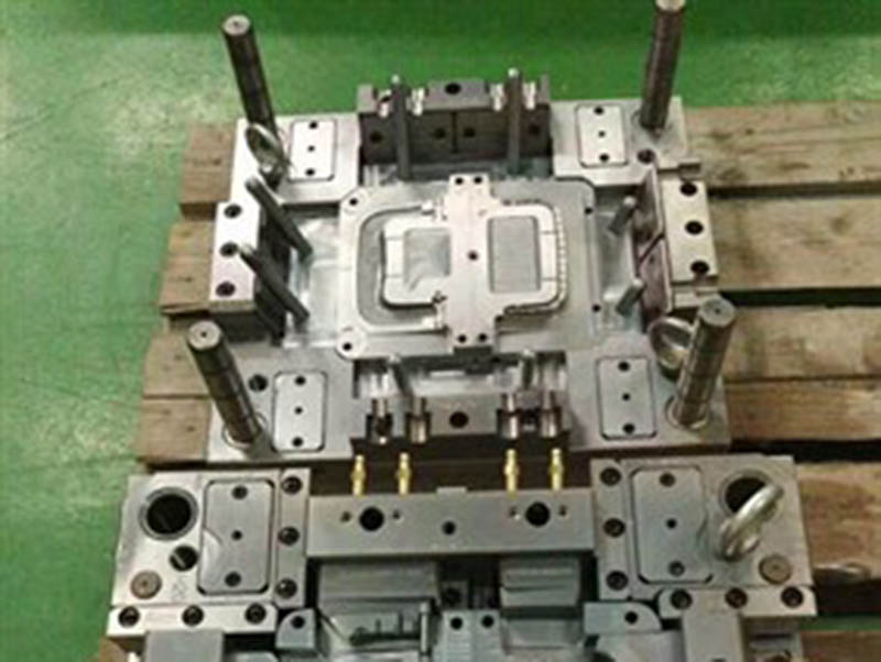 沿滩模具制造-06